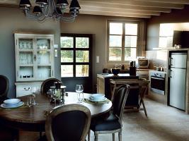 Le Chateau Des Cinq Cantons Hotel Carpentras ภายนอก รูปภาพ