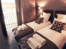 Le Chateau Des Cinq Cantons Hotel Carpentras ภายนอก รูปภาพ