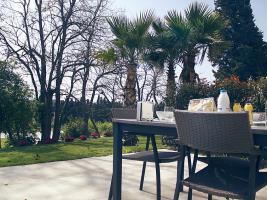 Le Chateau Des Cinq Cantons Hotel Carpentras ภายนอก รูปภาพ